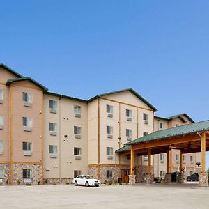 Hawthorn Extended Stay By Wyndham Minot